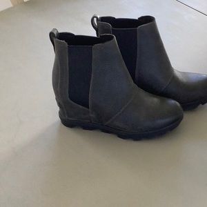 SOREL  Joan of Arctic Wedge Chelsea Booties